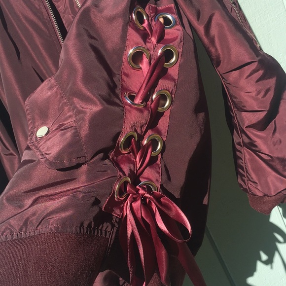 red bomber coat lace ribbon - Picture 11 of 11